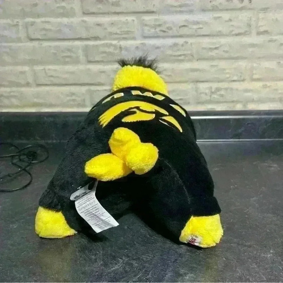 My Pillow Pets Iowa Hawkeyes Large Pillow - NCAA Football Basketball - Picture 5 of 11